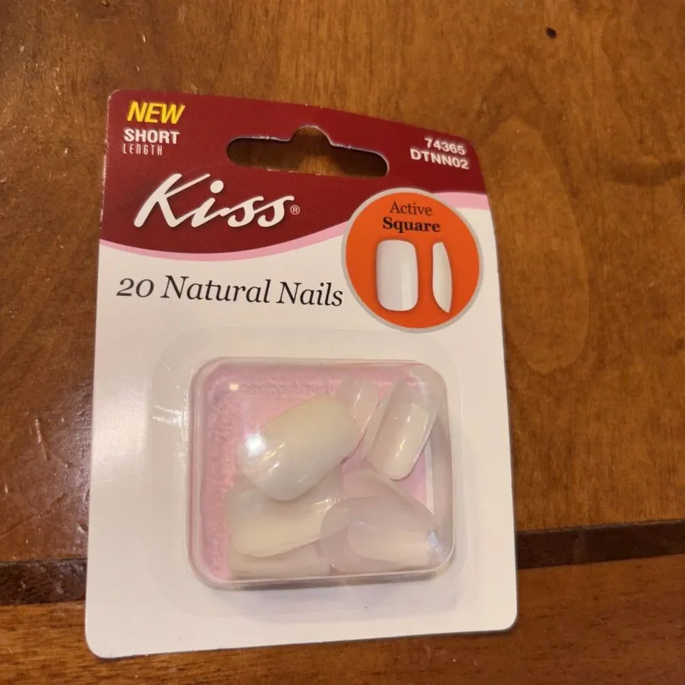Kiss Color Nails Short Length 74365 DNN02 Glue On Nails NEW 12 Natural Square